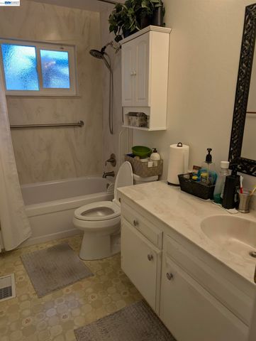 4044 Granada Dr, Pittsburg, CA 94565