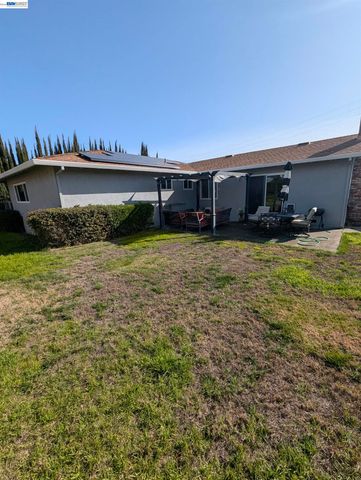 4044 Granada Dr, Pittsburg, CA 94565
