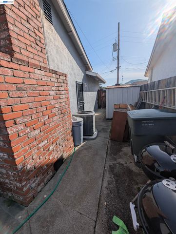 4044 Granada Dr, Pittsburg, CA 94565