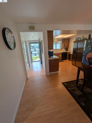 4044 Granada Dr, Pittsburg, CA 94565