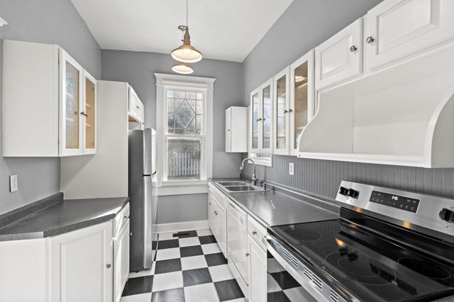 211 N Oak St, Springfield, TN 37172