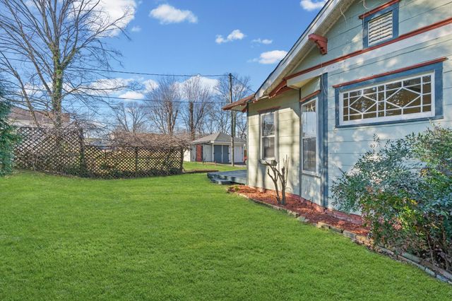 211 N Oak St, Springfield, TN 37172