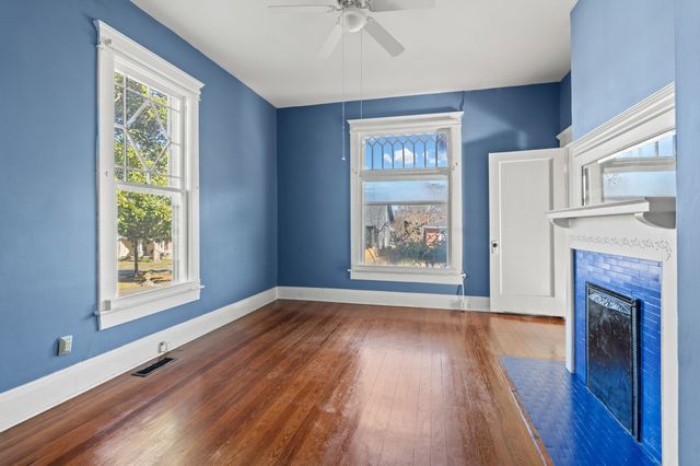 211 N Oak St, Springfield, TN 37172