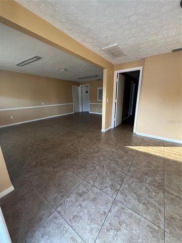 1905 W BAKER STREET, Plant City, FL 33563