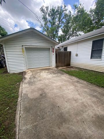 616 Florence St, Kerrville, TX 78028