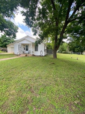 616 Florence St, Kerrville, TX 78028