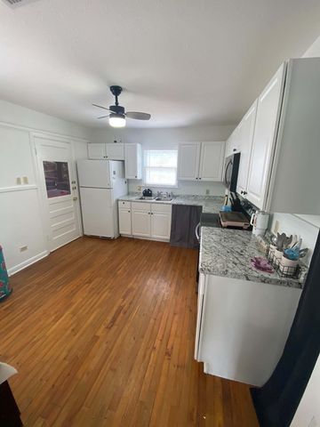 616 Florence St, Kerrville, TX 78028