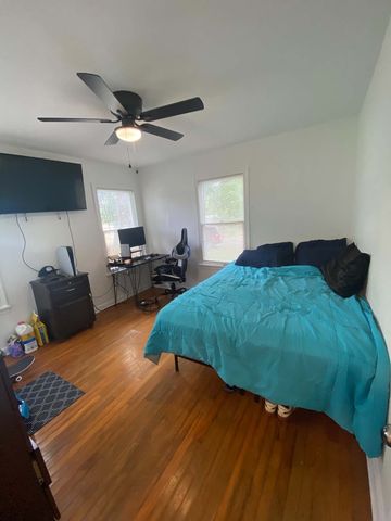 616 Florence St, Kerrville, TX 78028