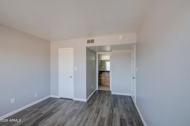 1241 N 48TH Street 211, Phoenix, AZ 85008