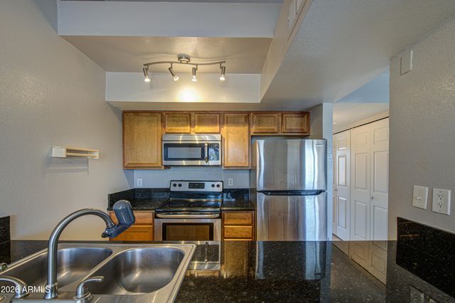 1241 N 48TH Street 211, Phoenix, AZ 85008
