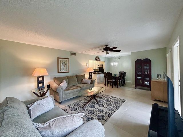 140 Lake Pine Circle A-1, Greenacres, FL 33463