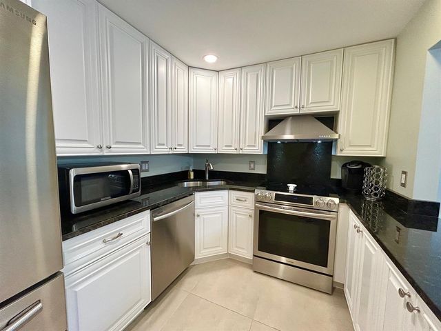 140 Lake Pine Circle A-1, Greenacres, FL 33463