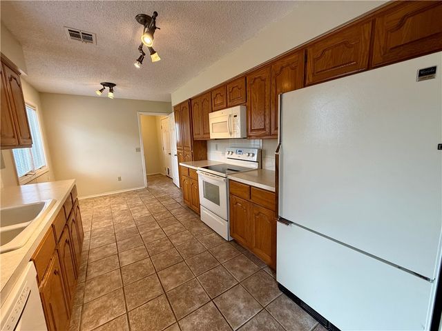 9 Dunedin Drive, Bella Vista, AR 72715