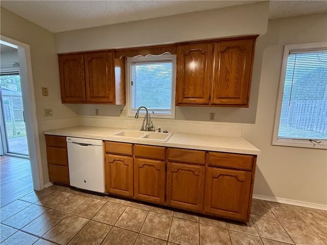 9 Dunedin Drive, Bella Vista, AR 72715