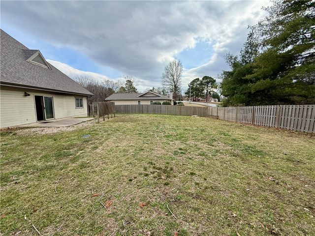 9 Dunedin Drive, Bella Vista, AR 72715