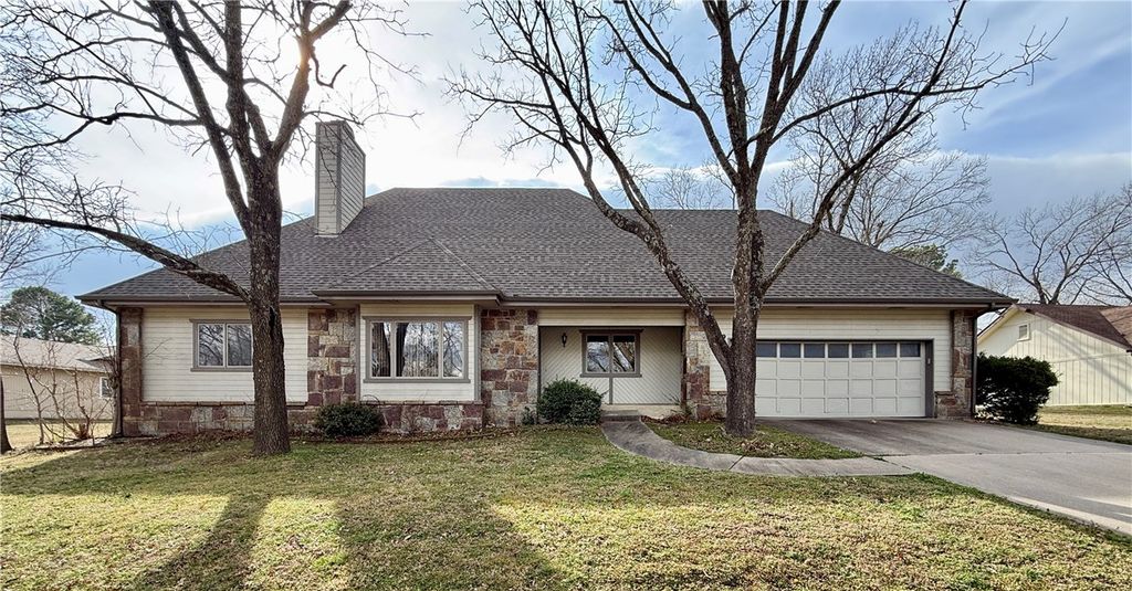 9 Dunedin Drive, Bella Vista, AR 72715