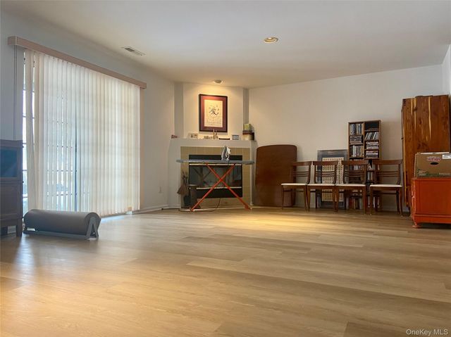 83 Roundtop Road, Yonkers, NY 10710