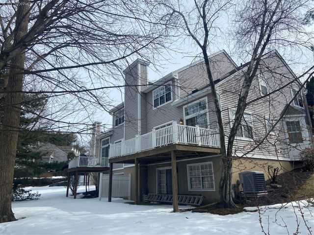 83 Roundtop Road, Yonkers, NY 10710