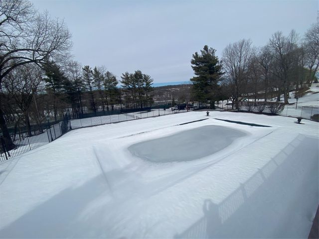 83 Roundtop Road, Yonkers, NY 10710