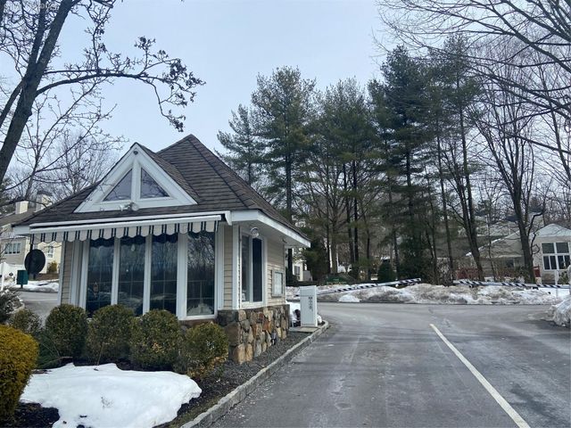 83 Roundtop Road, Yonkers, NY 10710