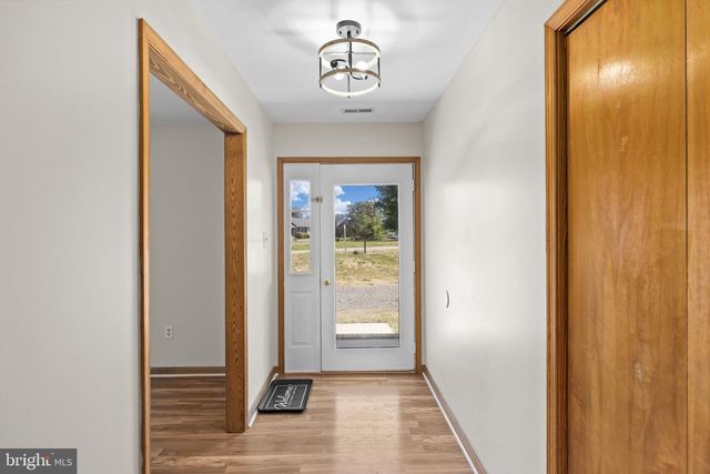 4 SWAN DR, Fredericksburg, VA 22405