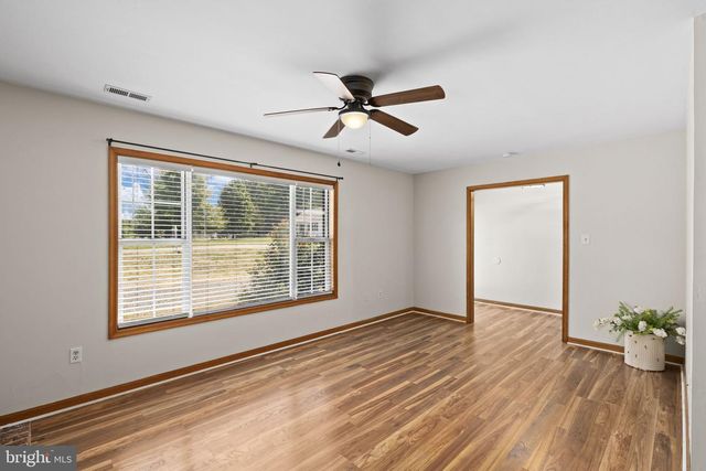4 SWAN DR, Fredericksburg, VA 22405