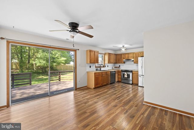 4 SWAN DR, Fredericksburg, VA 22405
