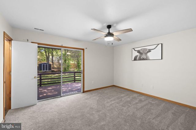 4 SWAN DR, Fredericksburg, VA 22405