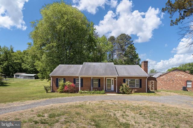 4 SWAN DR, Fredericksburg, VA 22405