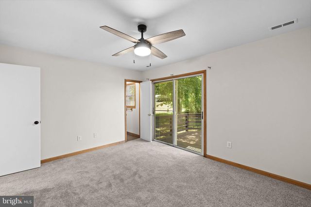 4 SWAN DR, Fredericksburg, VA 22405