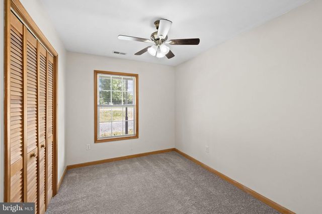4 SWAN DR, Fredericksburg, VA 22405