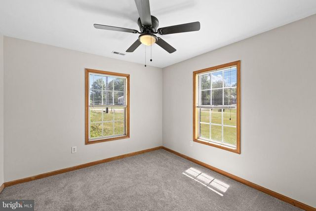 4 SWAN DR, Fredericksburg, VA 22405