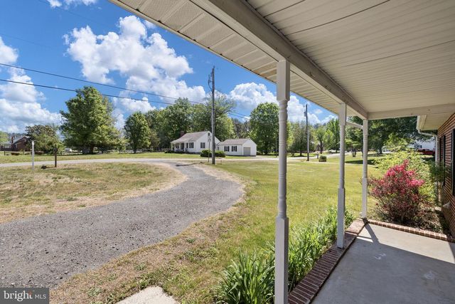 4 SWAN DR, Fredericksburg, VA 22405