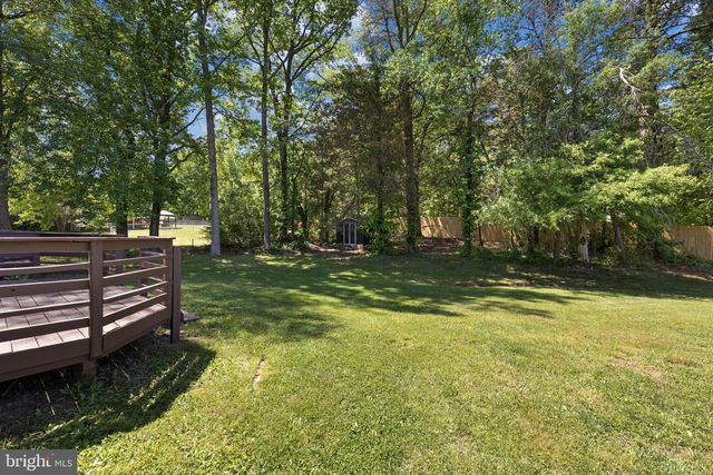 4 SWAN DR, Fredericksburg, VA 22405