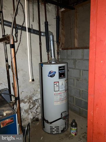 5606 N 10TH ST, Philadelphia, PA 19141