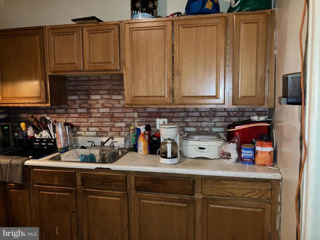 5606 N 10TH ST, Philadelphia, PA 19141