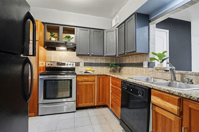 709 Garland Circle A, Kalamazoo, MI 49008