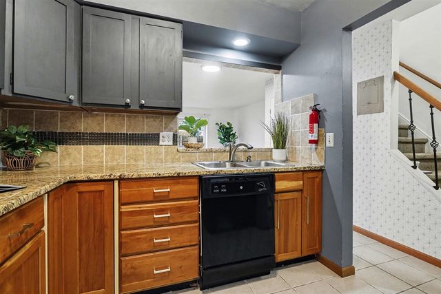 709 Garland Circle A, Kalamazoo, MI 49008