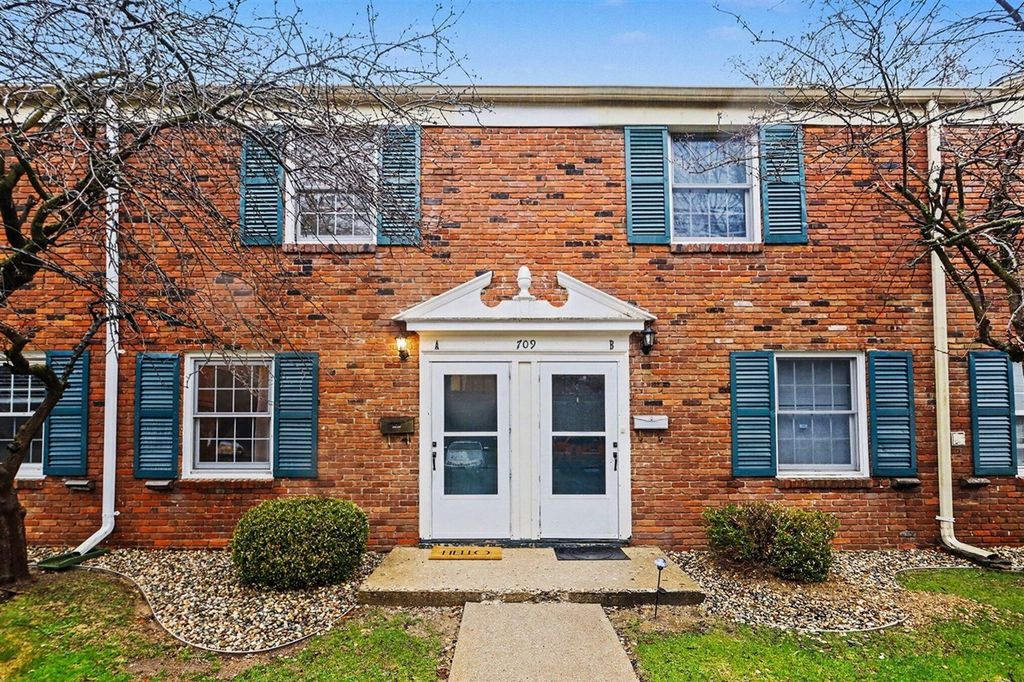 709 Garland Circle A, Kalamazoo, MI 49008