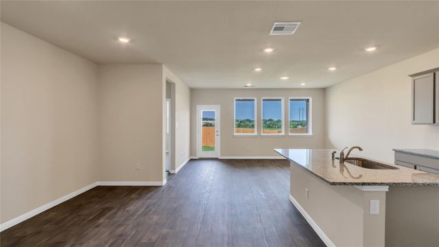 224 Kickapoo LN, Kyle, TX 78640