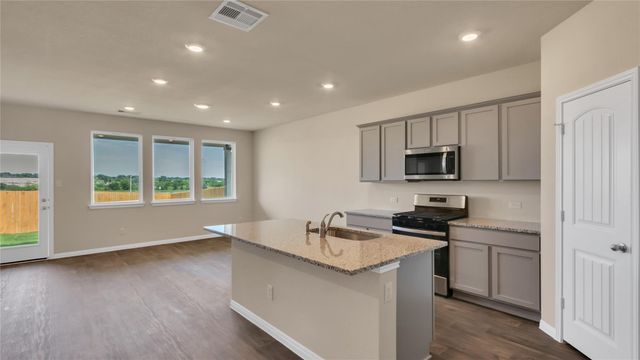 224 Kickapoo LN, Kyle, TX 78640