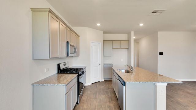 224 Kickapoo LN, Kyle, TX 78640