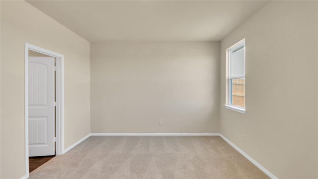 224 Kickapoo LN, Kyle, TX 78640