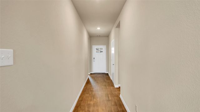 224 Kickapoo LN, Kyle, TX 78640