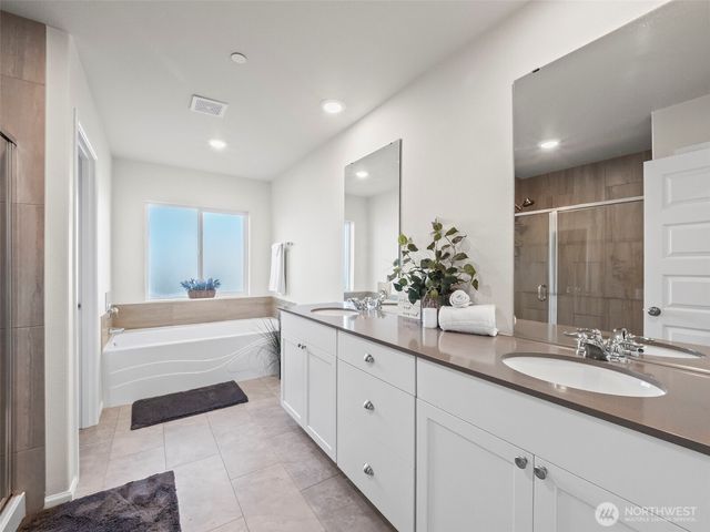 1155 Panoramic Loop, Bremerton, WA 98312