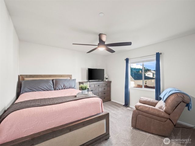 1155 Panoramic Loop, Bremerton, WA 98312