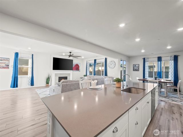 1155 Panoramic Loop, Bremerton, WA 98312