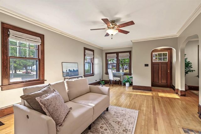 539 W Grand Avenue, Eau Claire, WI 54703