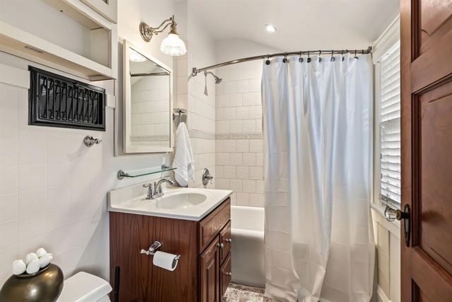 539 W Grand Avenue, Eau Claire, WI 54703