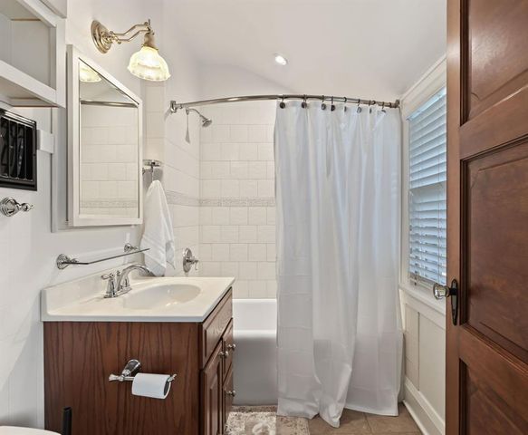 539 W Grand Avenue, Eau Claire, WI 54703